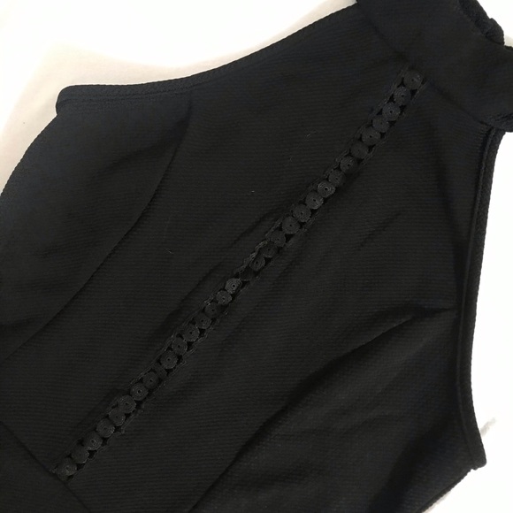 Halter top - Picture 2 of 3